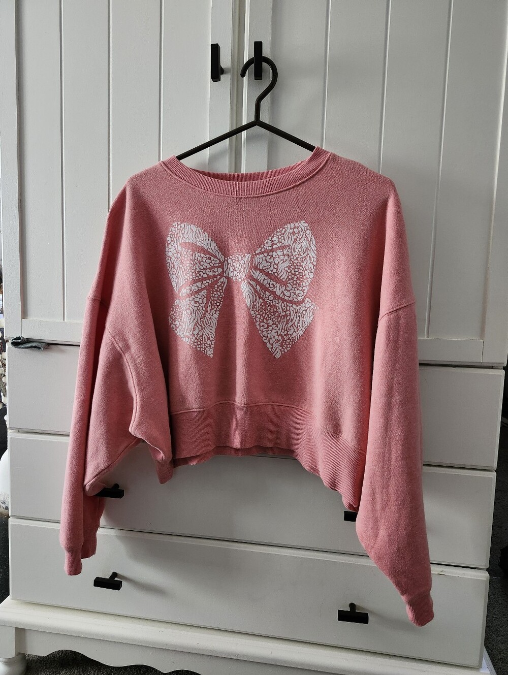 Pink Bow Graphic Cropped Sweatshirt - Unbranded Oversized Medium (Super Soft)